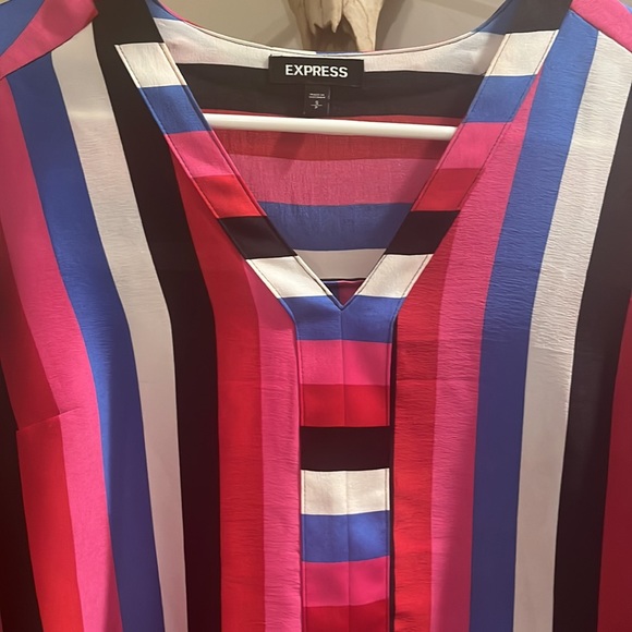 Express Blouse - Picture 2 of 5